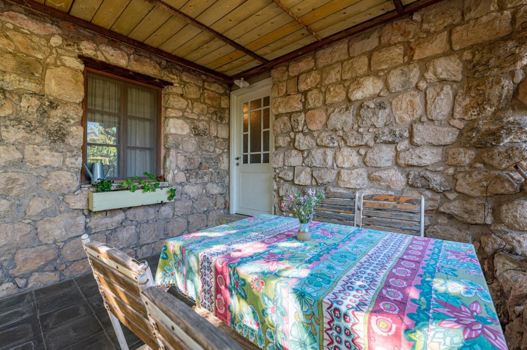Hemdatya Stone Suites In The Galilee Ilaniya Стая снимка